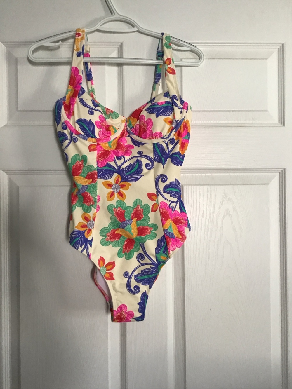 New Cupshe Floral One-Piece Swimsuit in Cream with Multicolor Flowers Small